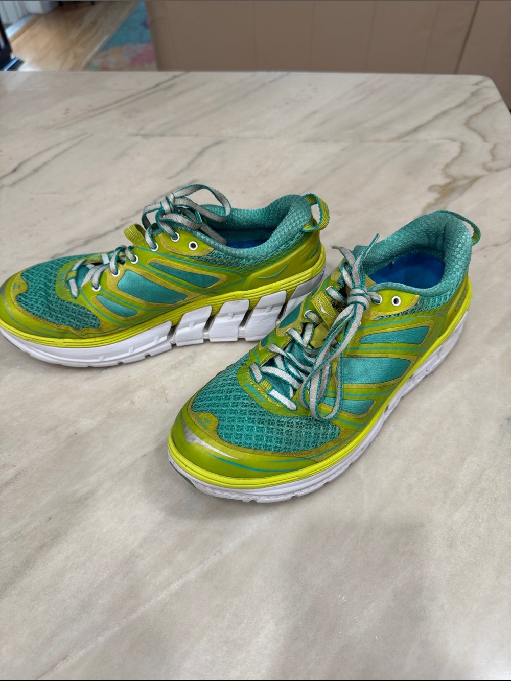 Hoka Conquest 2 Women's Size 8.5